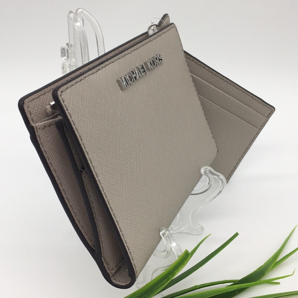 Michael Kors Jet Set Travel MD Card CSE Carryall - Picture 4 of 8